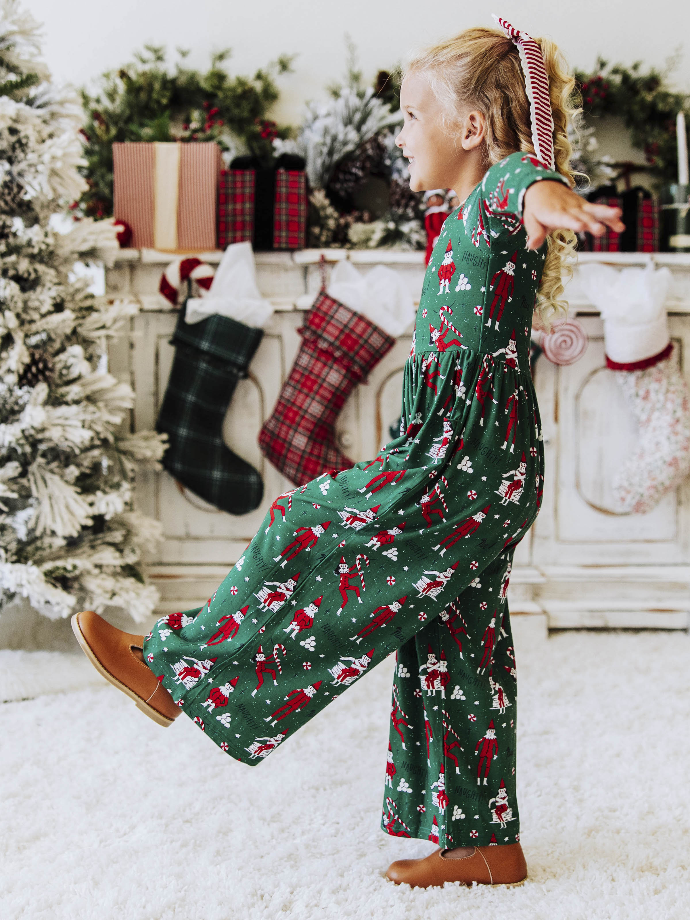 Leggy Romper - Elves Print Lined Bodice Scoop Back Pockets