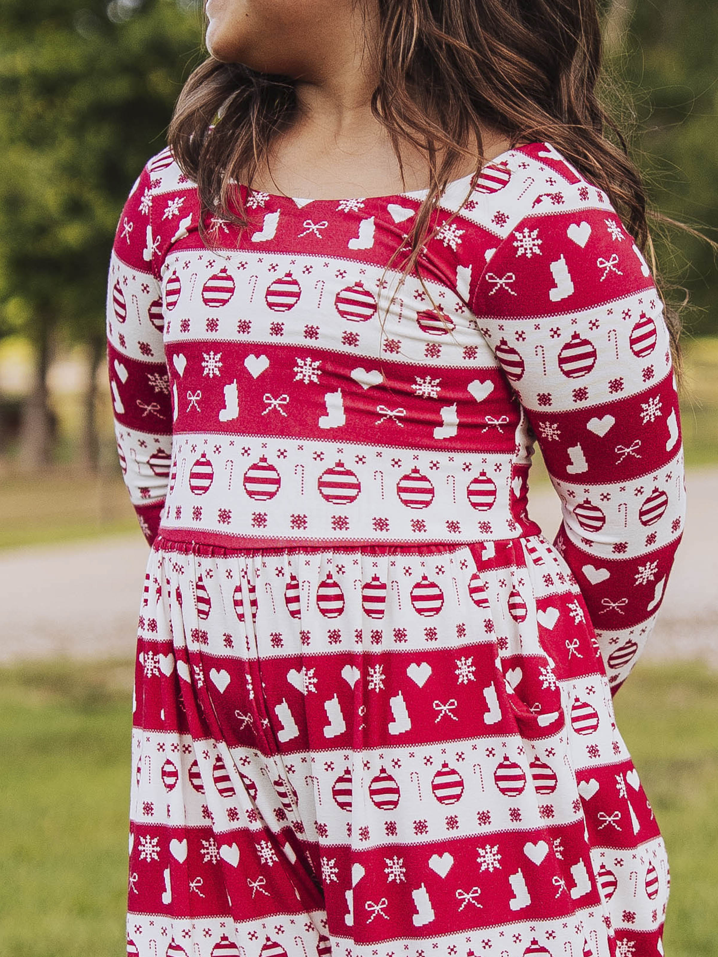 Leggy Romper - Ornaments and Bows Lined Scoop Back Pockets