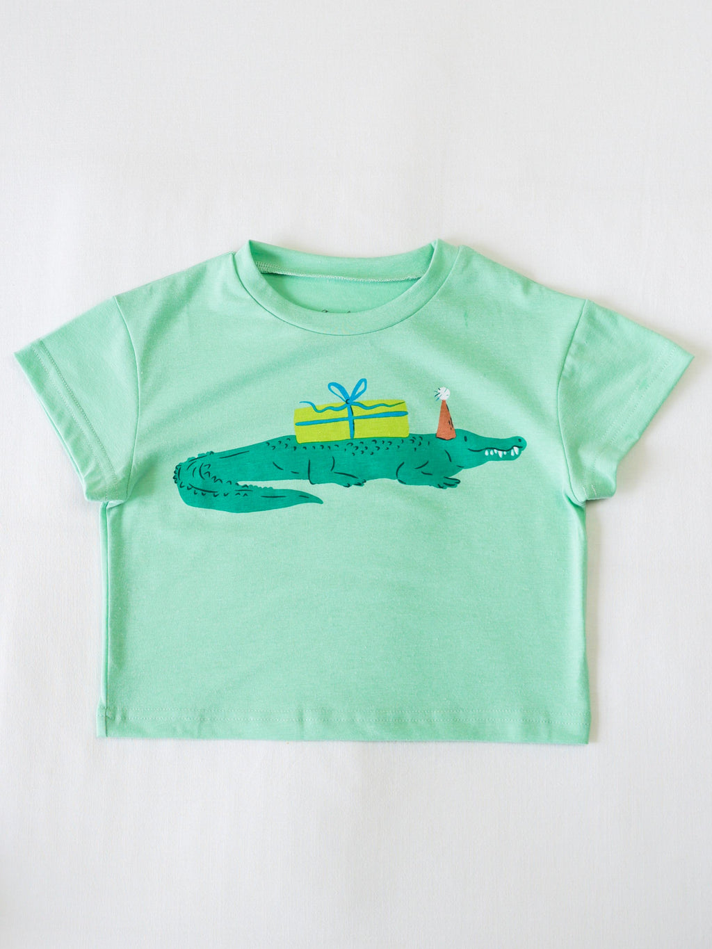 Unisex Graphic Tee - Gifting Crocodile Print Cotton